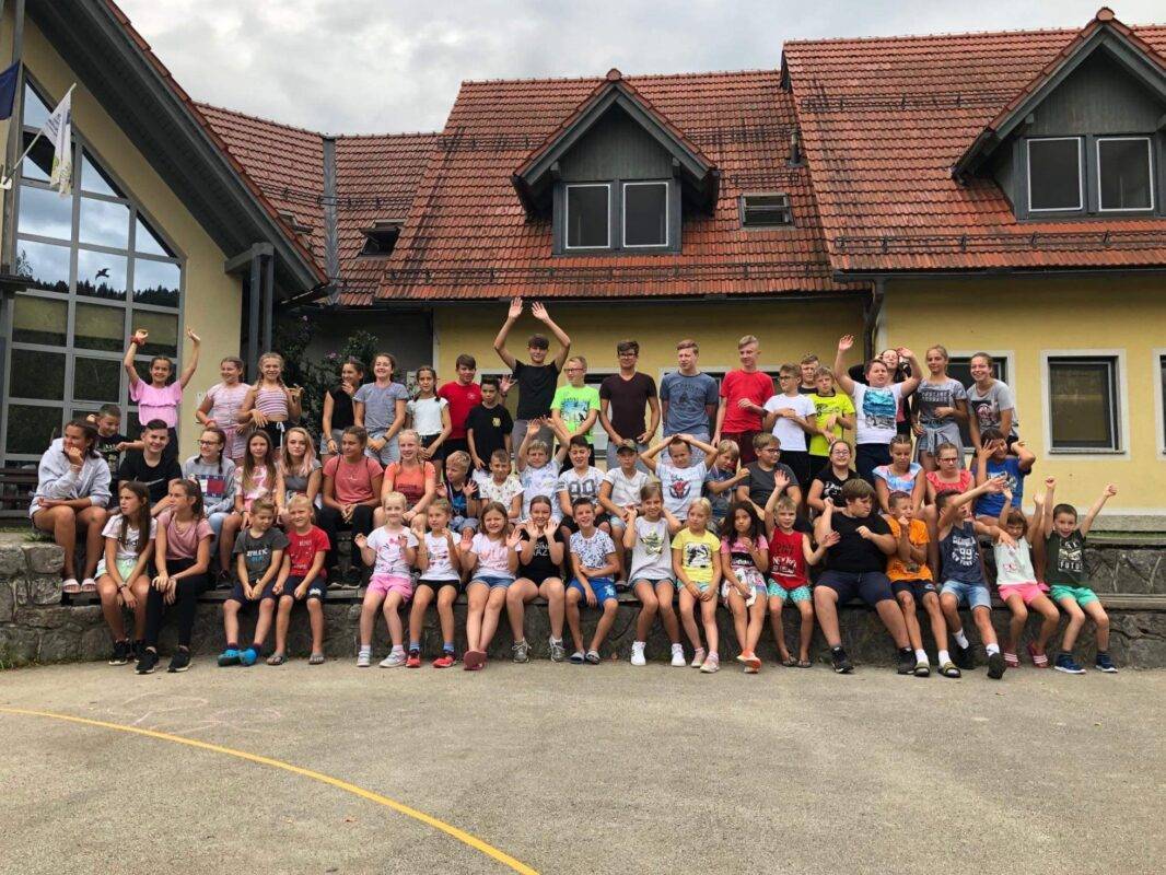 GZ Ribnica Letovanje gasilske mladine 2020 skupinska slika 2 termin