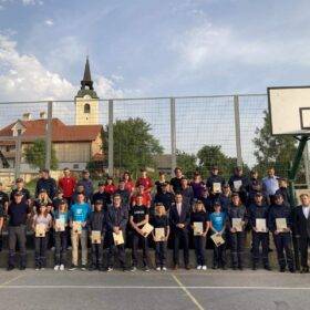 IMG 0955b2f94cc810c6aa159fad00c6f138 V