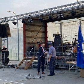 IMG ca0d9b63d7fa0eb77fff97244e7ae717 V