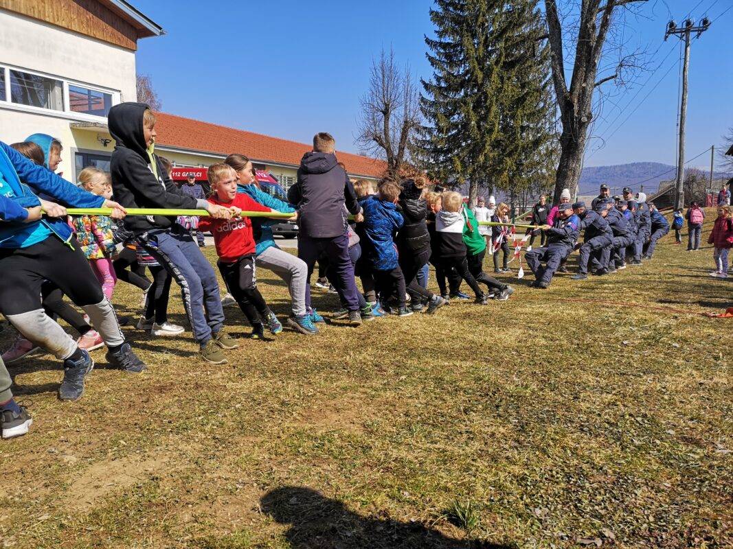 Mladi gasilci preizkusili svoje znanje 6 Gasilska mladina GZ Ribnica 2022 Kviz dolenja vas 3