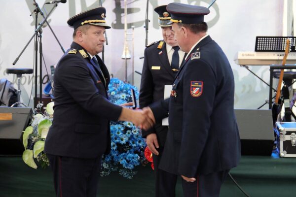 Proslava ob praznovanju 150 let PGD Dolenja vas in prevzem novega GVC 16/25 21 150 let PGD Dolenja vas 25