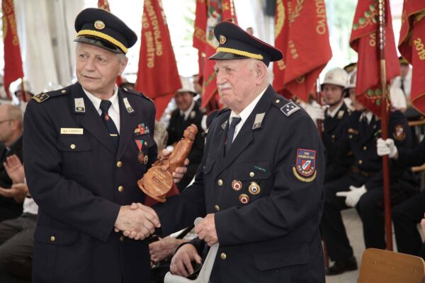 Proslava ob praznovanju 150 let PGD Dolenja vas in prevzem novega GVC 16/25 27 150 let PGD Dolenja vas 32