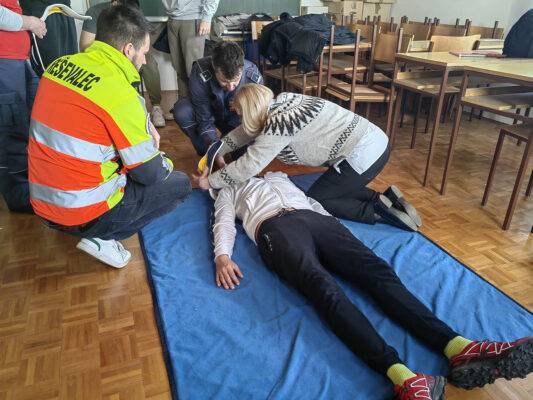 Tecaj bolnicar Certificiran prvi posredovalec GZ Ribnica 2023 12