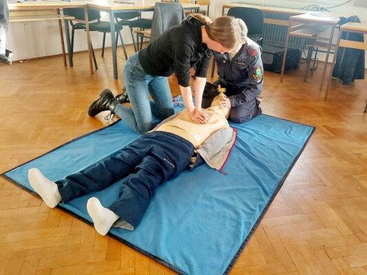 Tecaj bolnicar Certificiran prvi posredovalec GZ Ribnica 2023 6