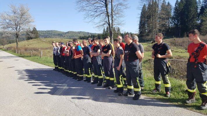 Sektorska vaja Dolenja vas PGD Grcarice Travniski pozar GZ Ribnica 5