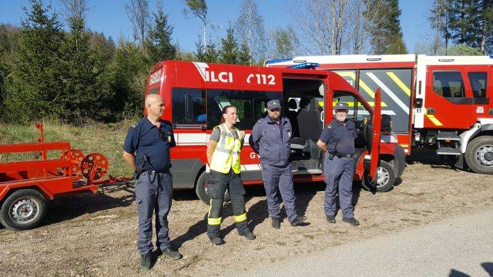 Sektorska vaja Dolenja vas PGD Grcarice Travniski pozar GZ Ribnica 6