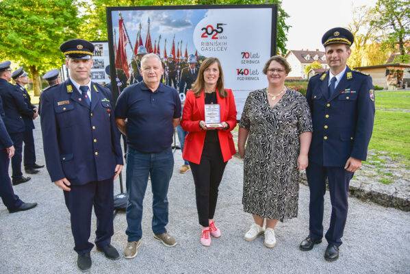 Otvoritev fotografske razstave Ribniskih gasilecv Na Pomoc GZ Ribnica 44